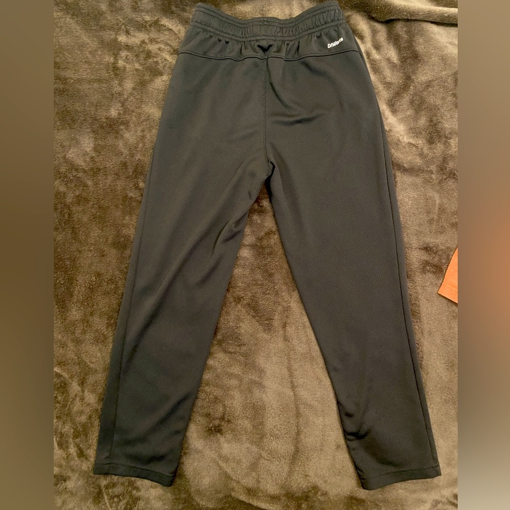3 pairs of boys joggers/ sweatpants! Size Medium 8/10!